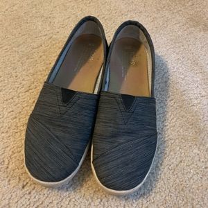 TOMS sturdy classic shoe